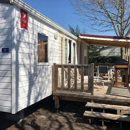 Joli Bungalow Campeggio Gastes